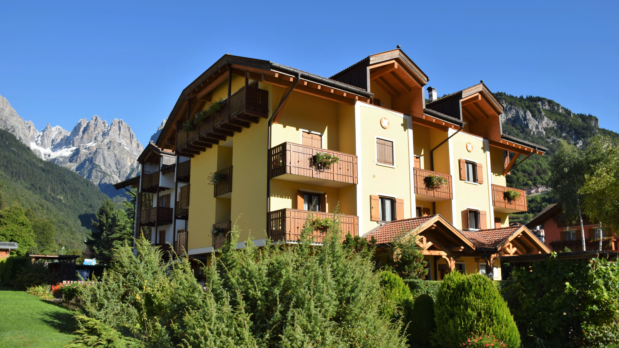Residence Molveno 3 Stars AlpenRose - Between Lake Molveno and the Brenta Dolomites in Trentino - Contacts